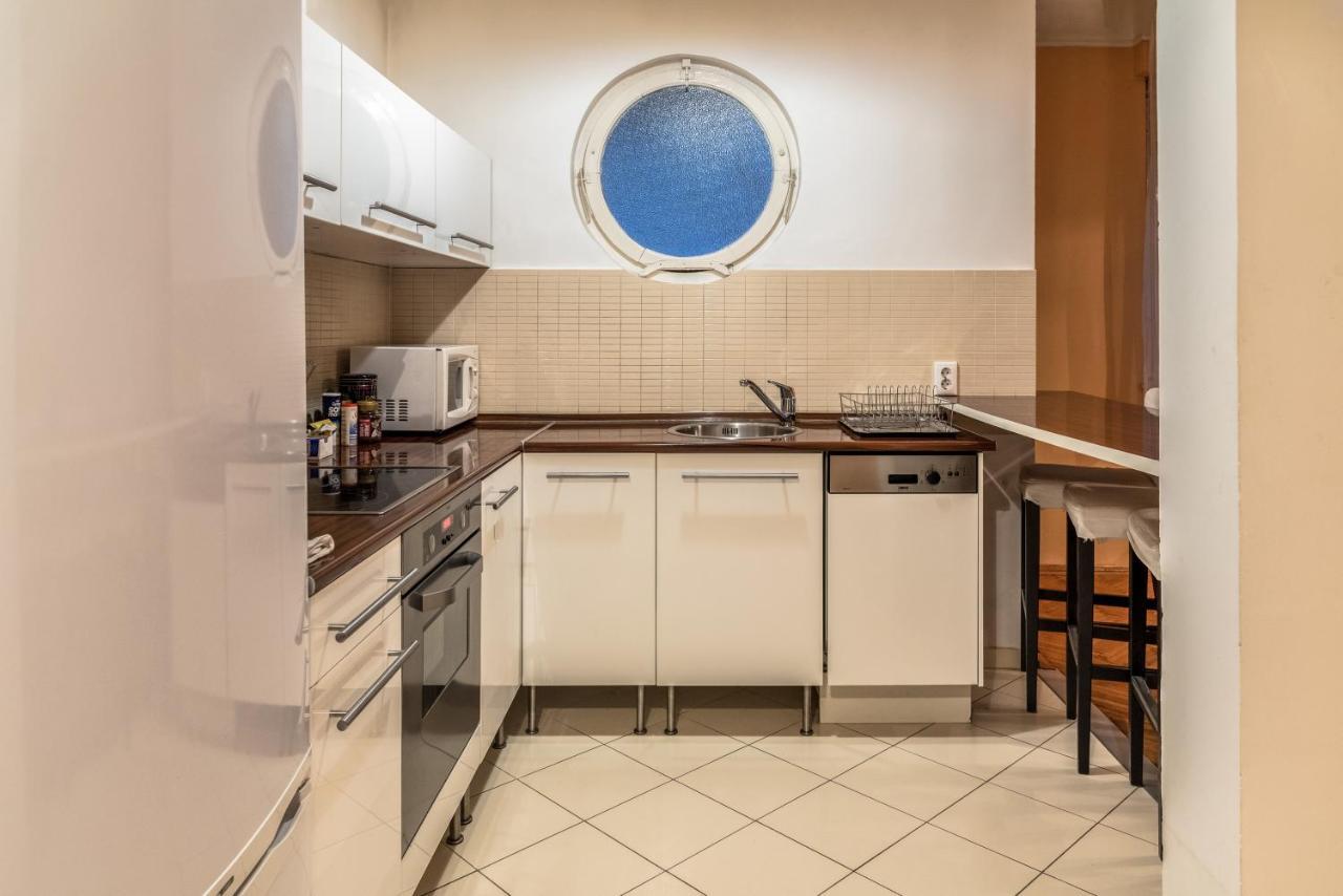Elizabeth Bridge With Gellert-Hill View Apartment Budapest Exterior photo